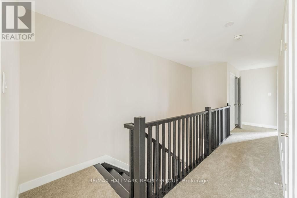 151 BRISTOL CRESCENT Image 21