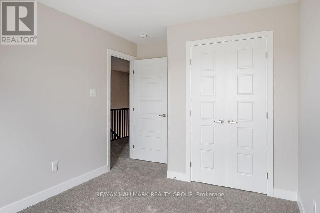 151 BRISTOL CRESCENT Image 30