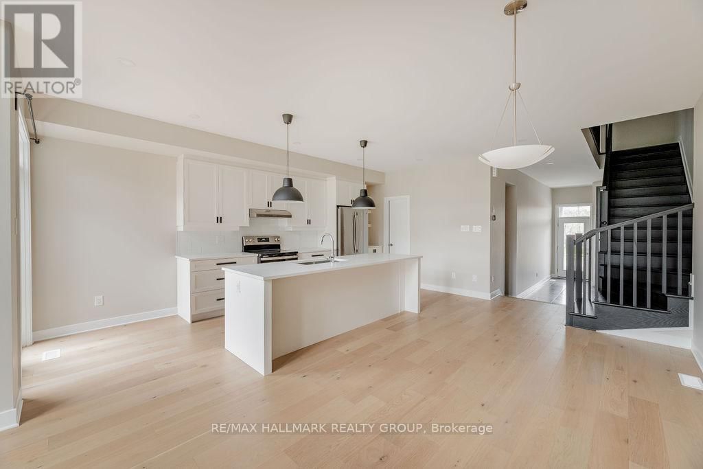 151 BRISTOL CRESCENT Image 8