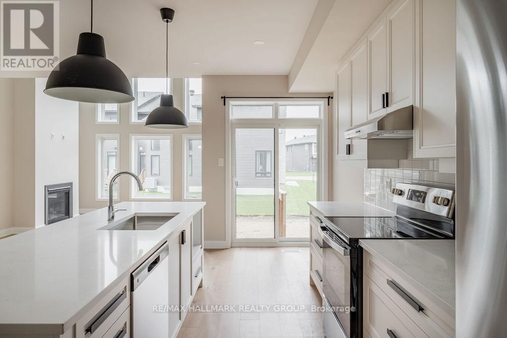 151 BRISTOL CRESCENT Image 9