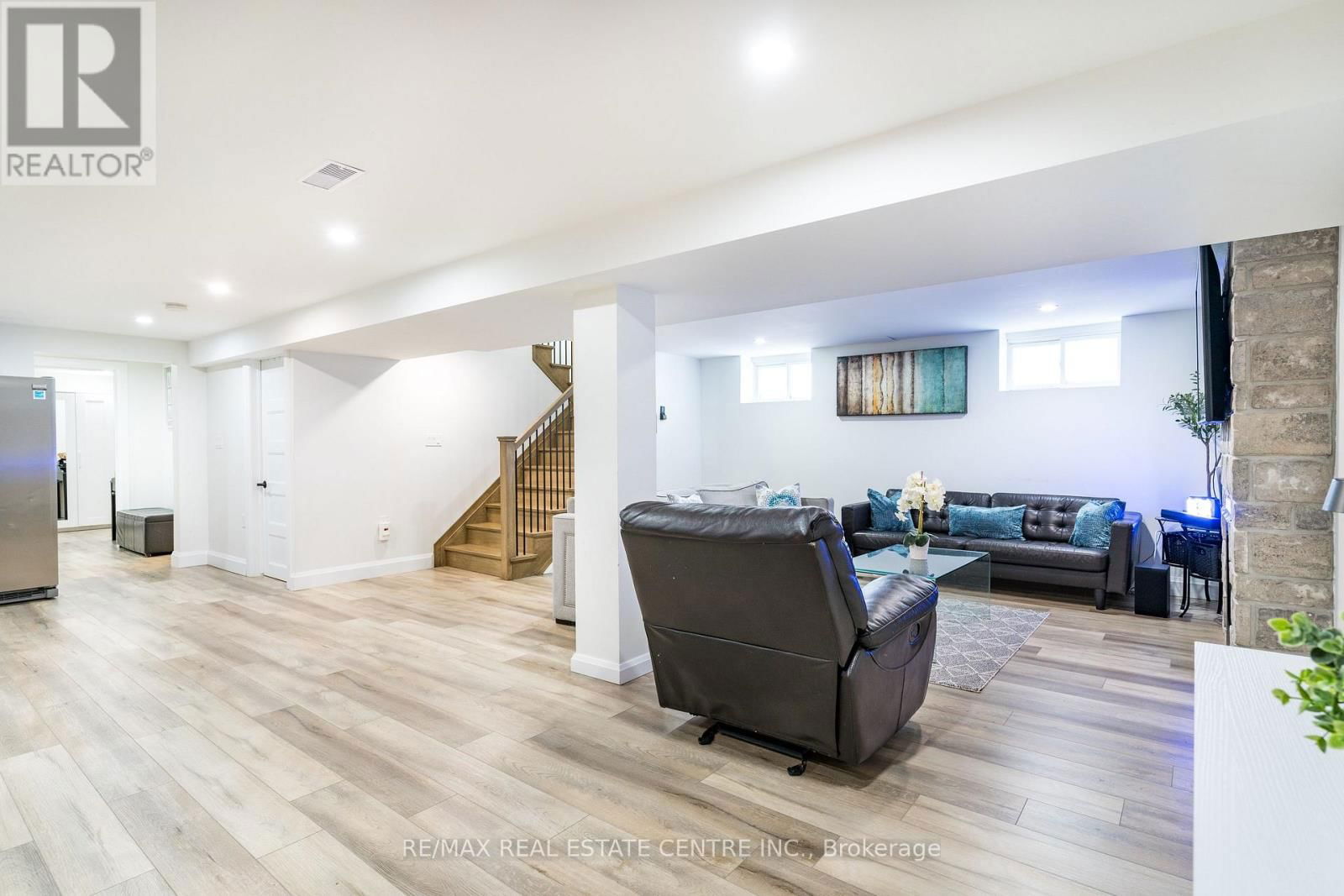 242 MOUNTAIN ROAD Image 17