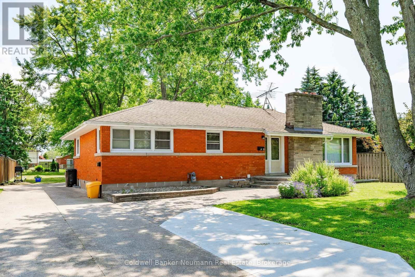 31 SHARON AVENUE Image 1