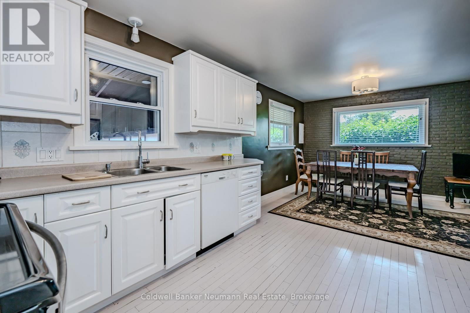 31 SHARON AVENUE Image 12