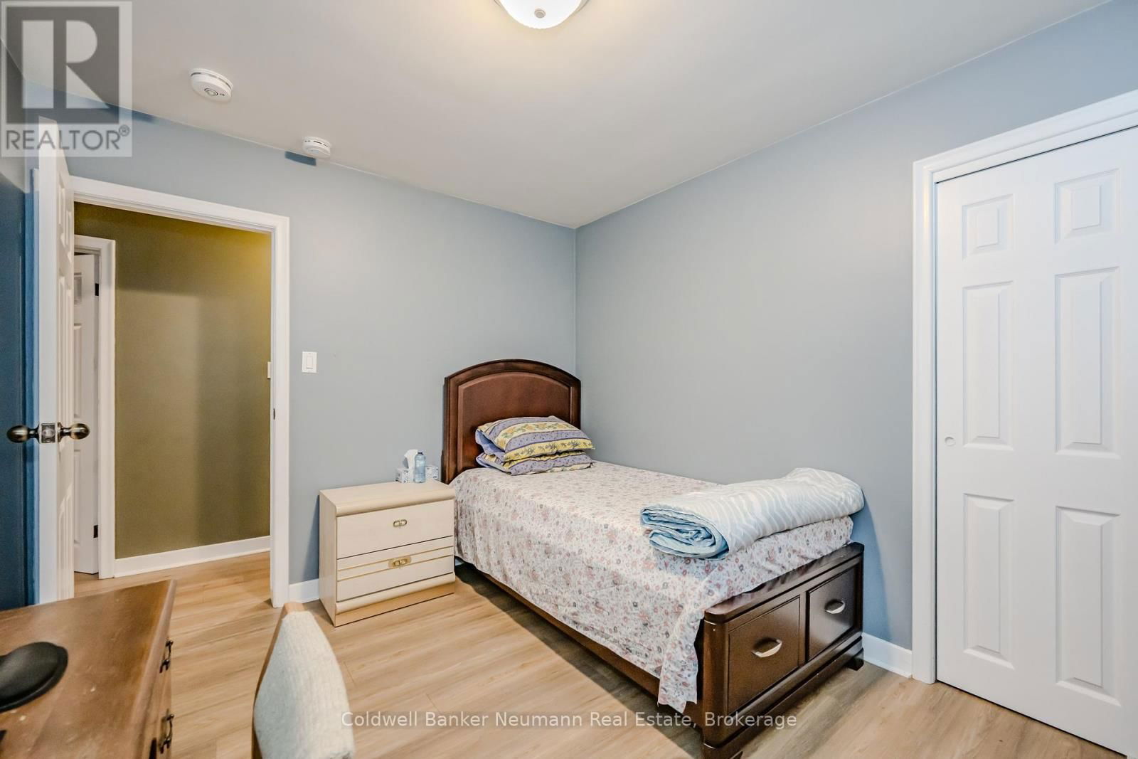 31 SHARON AVENUE Image 15