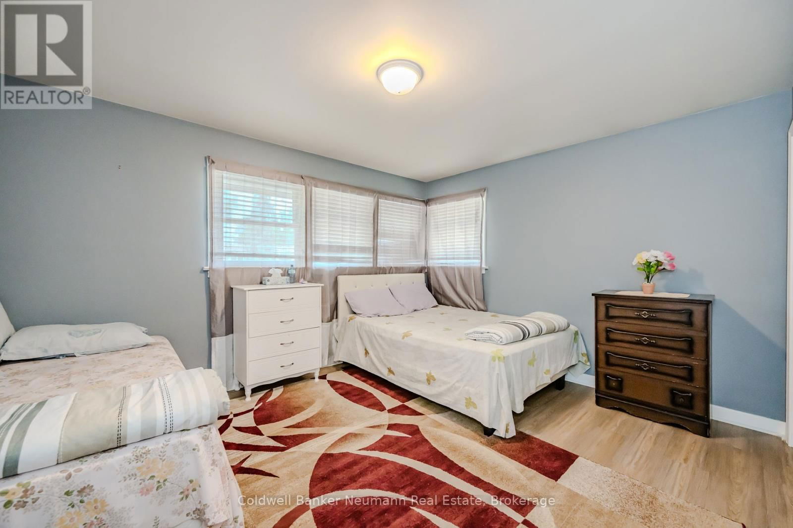 31 SHARON AVENUE Image 16