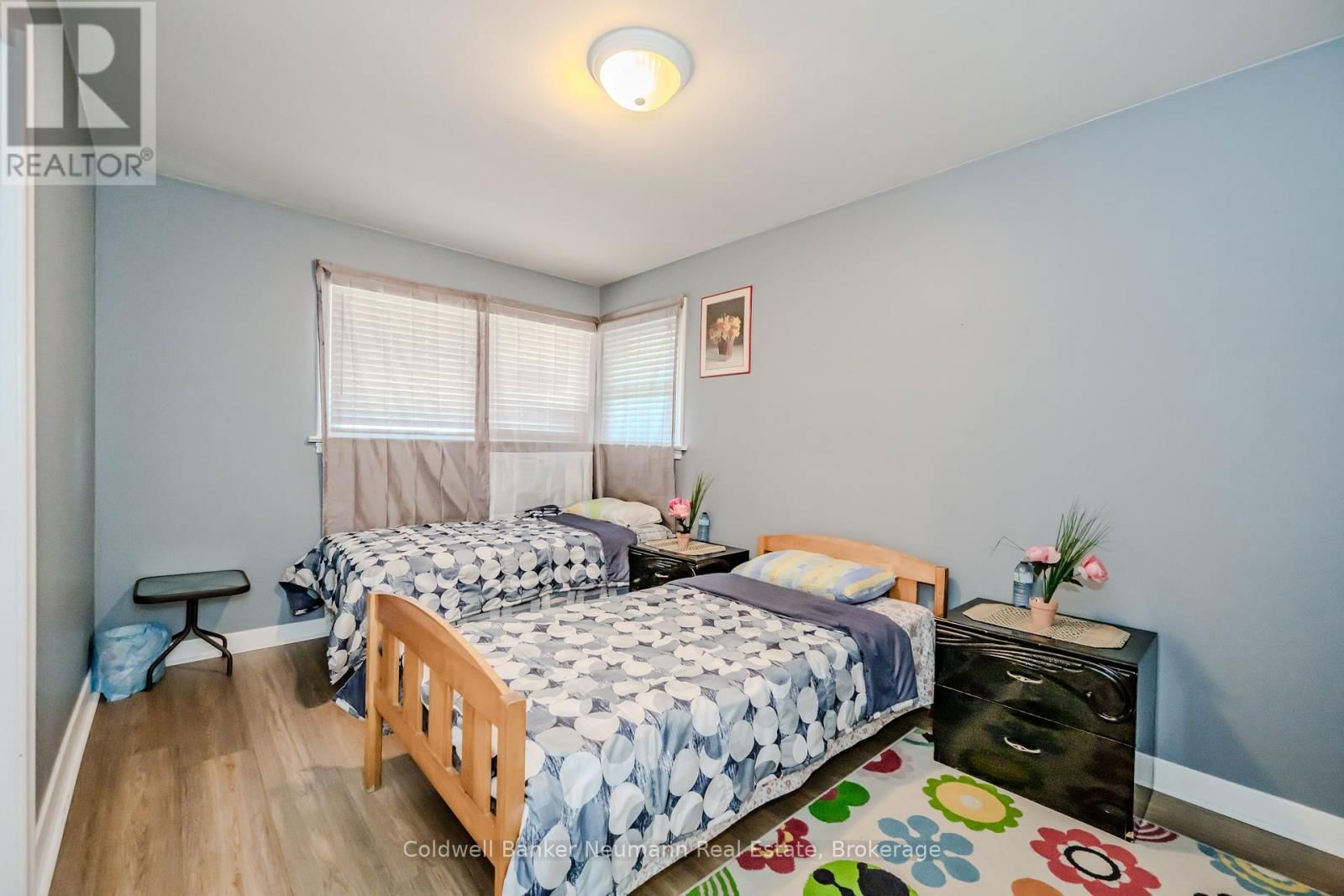 31 SHARON AVENUE Image 17