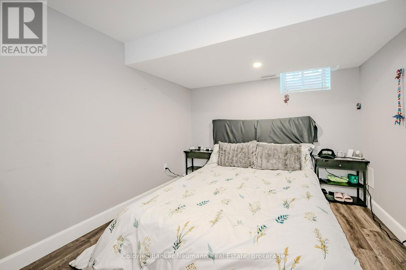 31 SHARON AVENUE Image 23