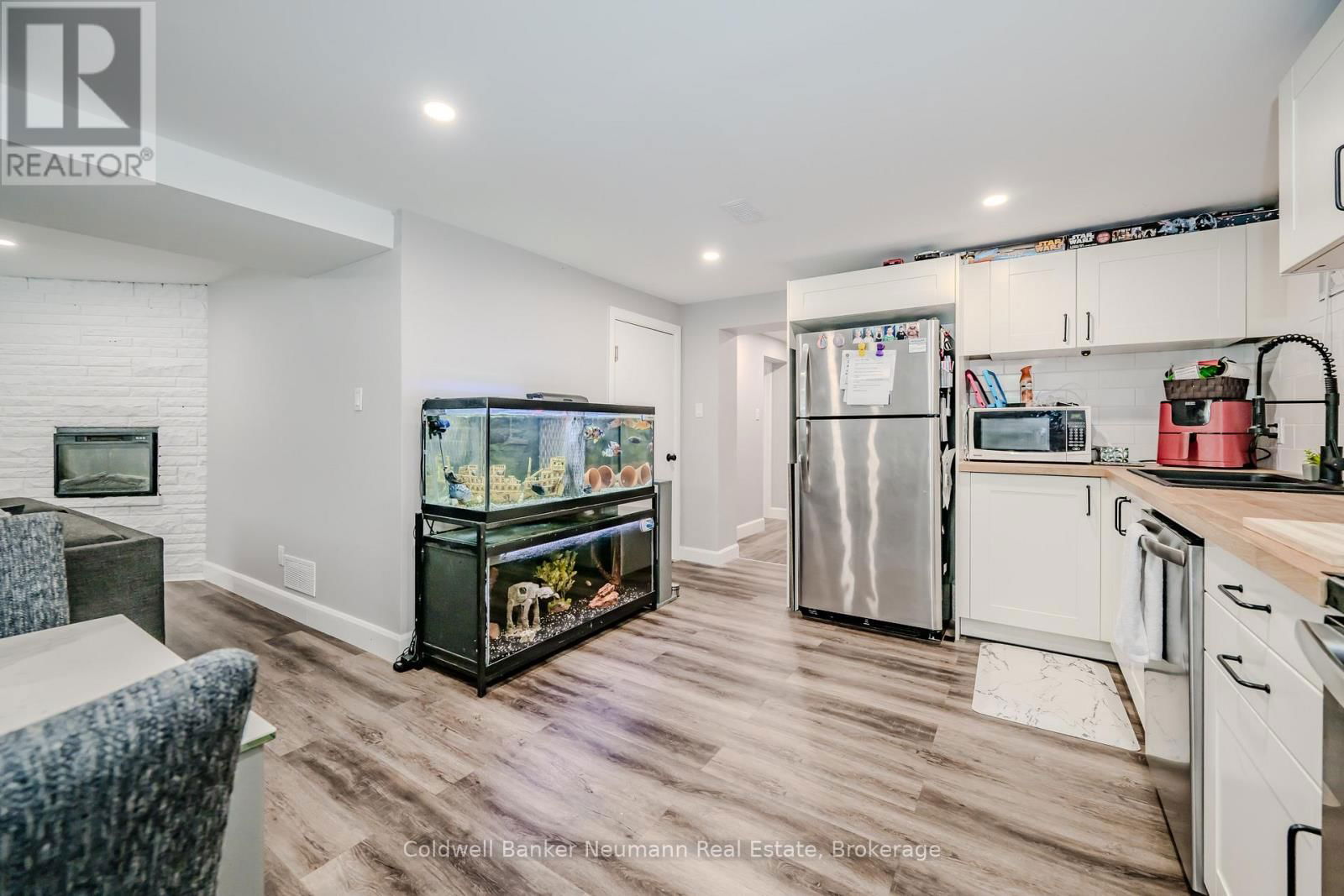 31 SHARON AVENUE Image 27