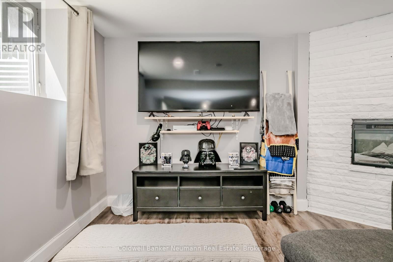 31 SHARON AVENUE Image 30
