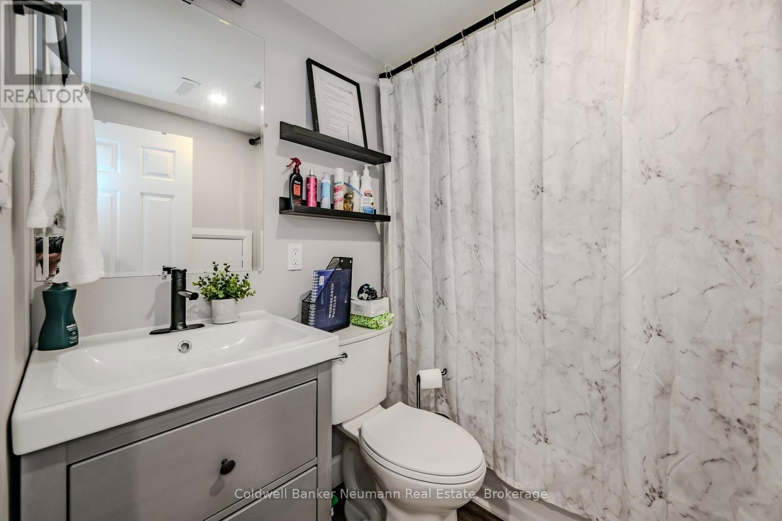 31 SHARON AVENUE Image 32