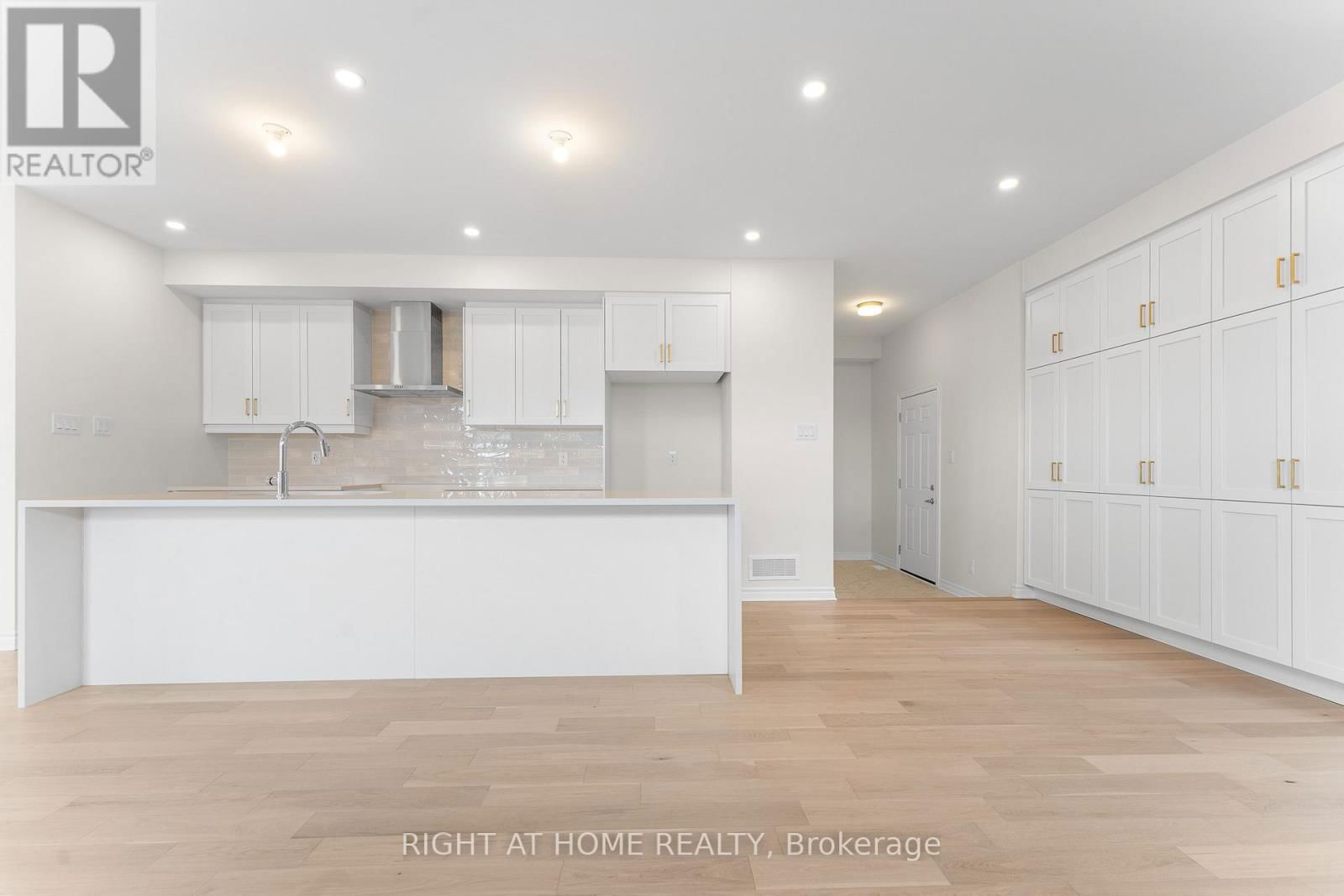 118 LUMEN PLACE Image 11