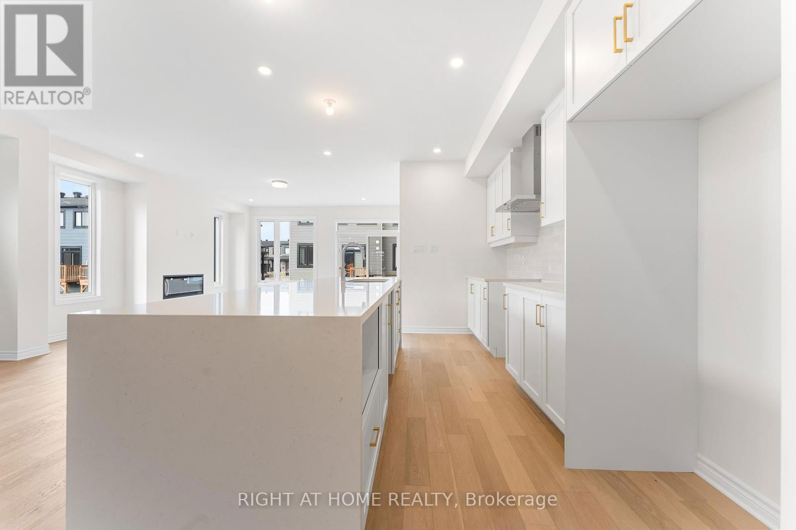 118 LUMEN PLACE Image 14
