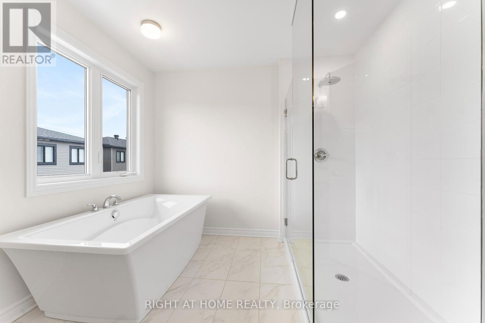 118 LUMEN PLACE Image 30