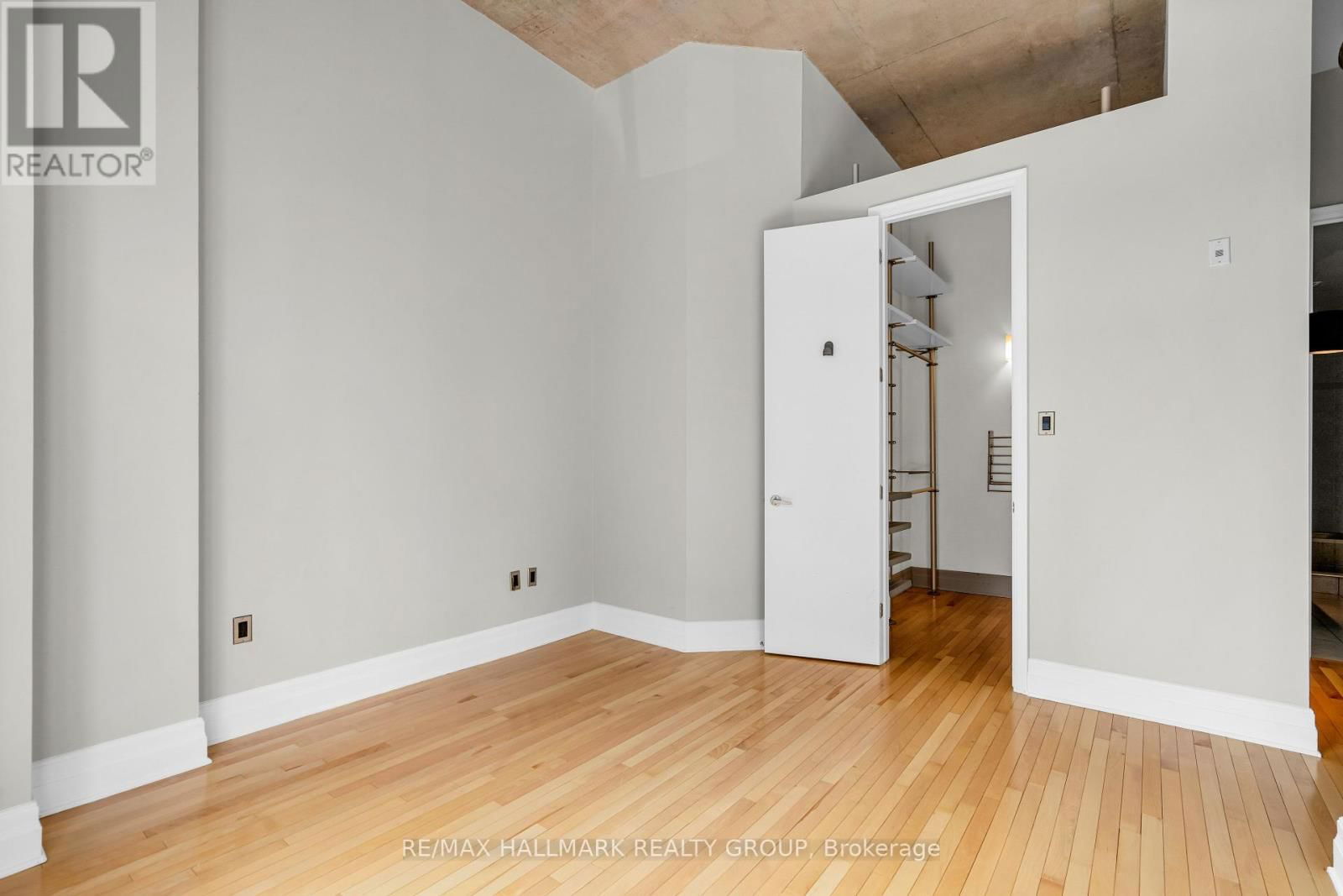 206 - 420 BERKLEY AVENUE Image 23