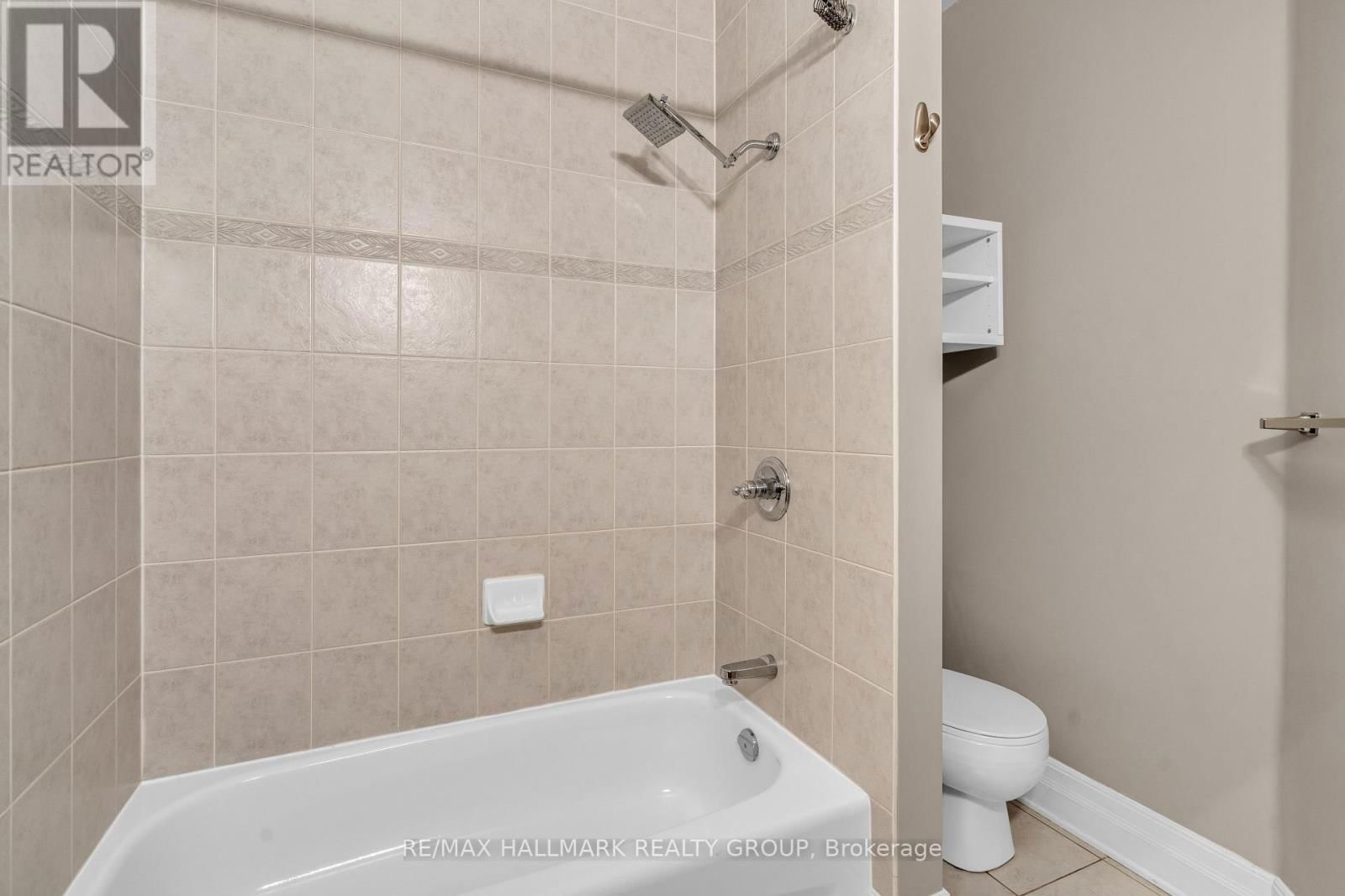 206 - 420 BERKLEY AVENUE Image 32