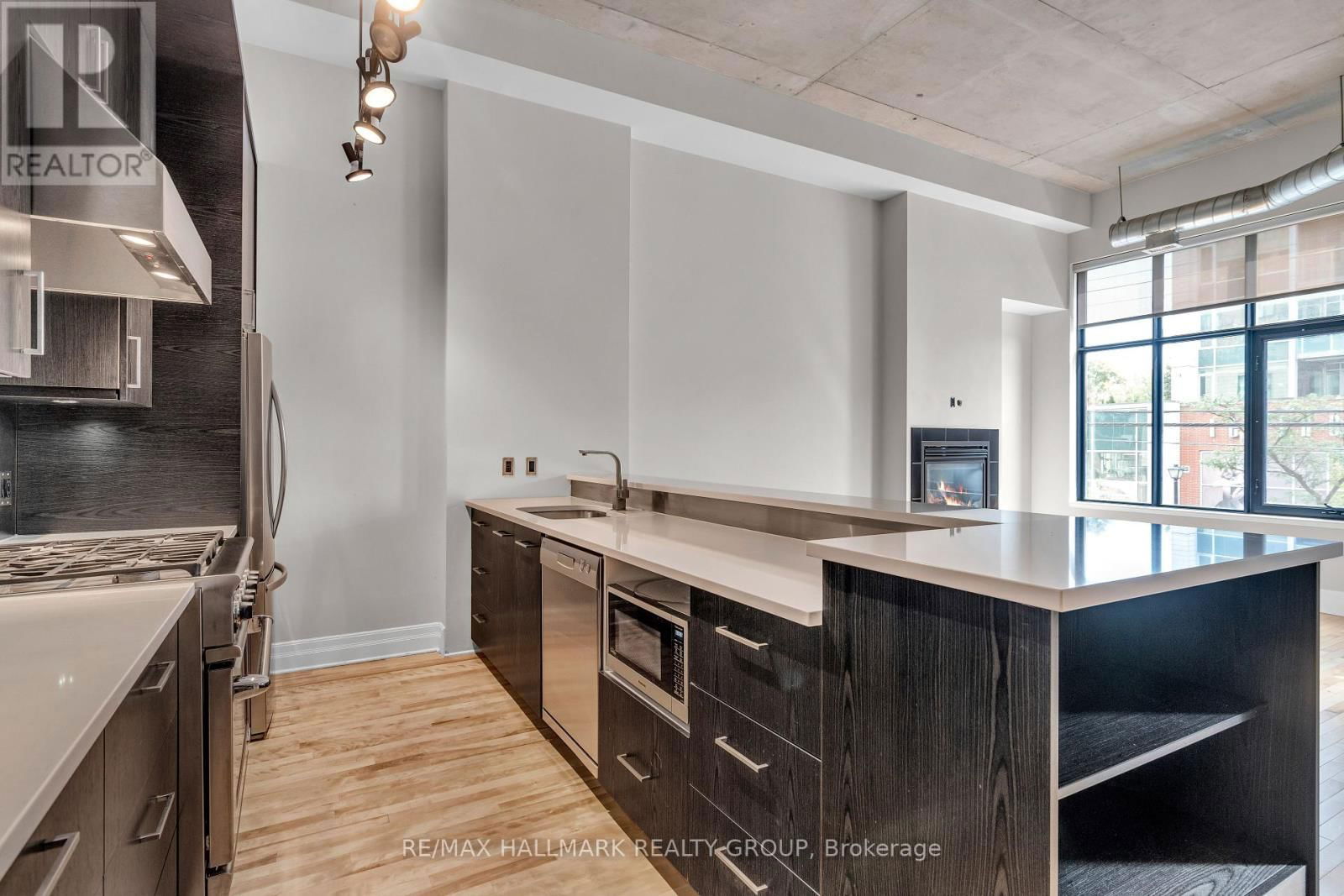 206 - 420 BERKLEY AVENUE Image 6
