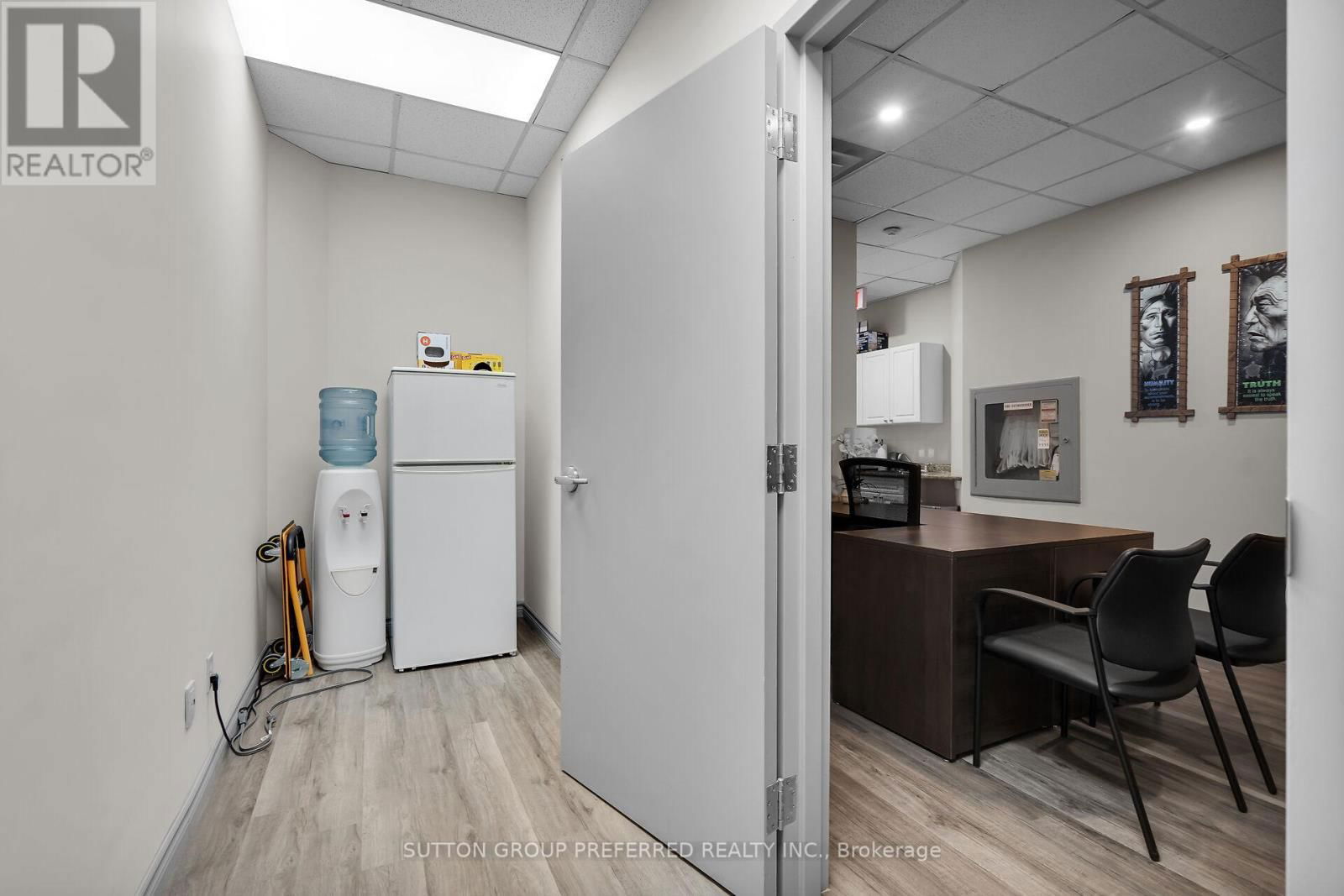 118 - 119 - 379 DUNDAS STREET Image 33