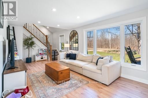2913 RIDGEMOUNT ROAD Image 13