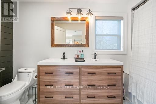 2913 RIDGEMOUNT ROAD Image 16