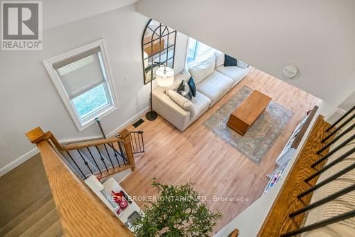 2913 RIDGEMOUNT ROAD Image 22