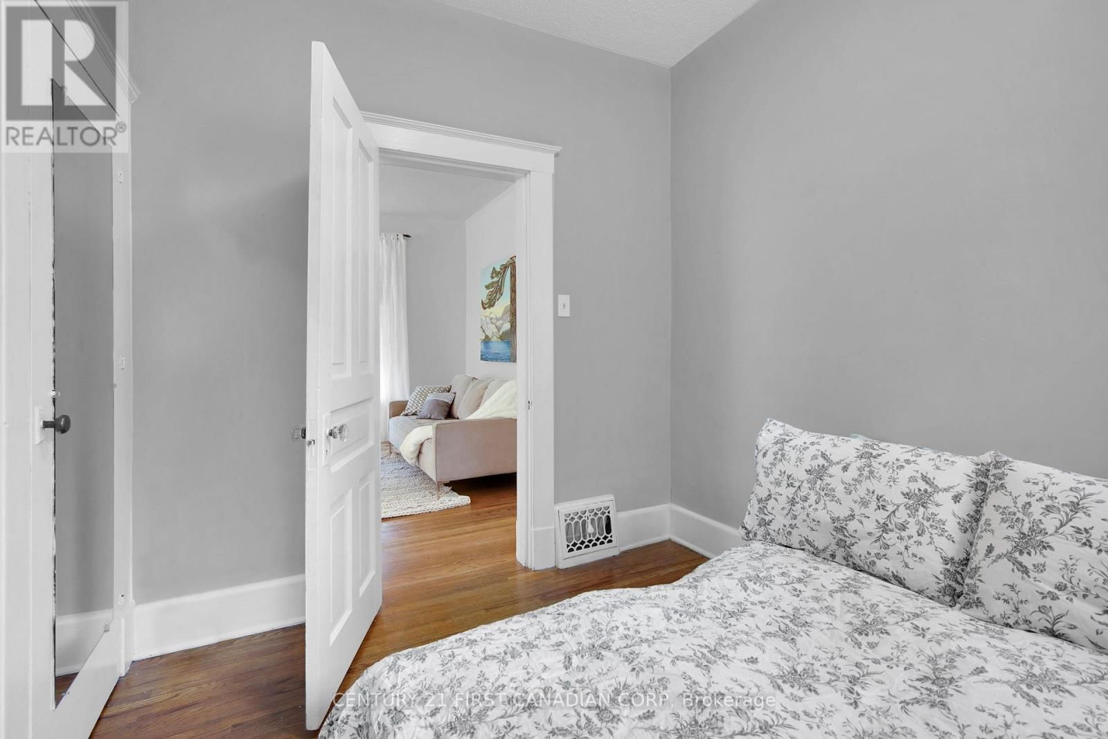 353 CHEAPSIDE STREET Image 19