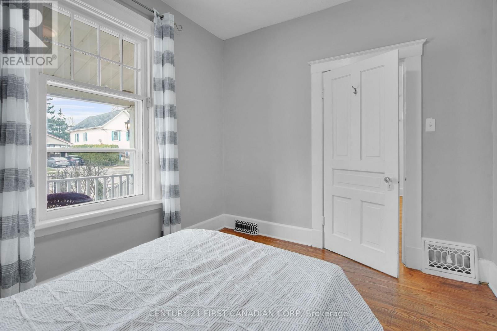 353 CHEAPSIDE STREET Image 21