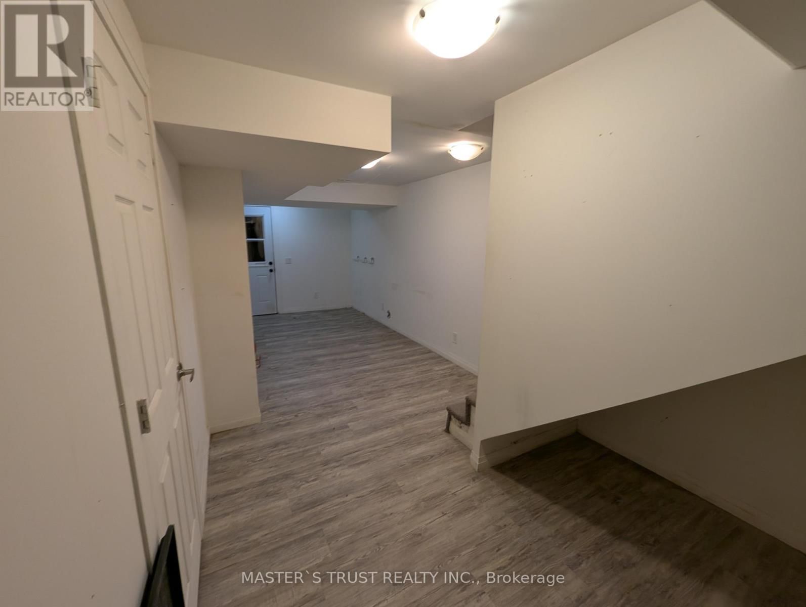 358 JOHN STREET NORTH Image 12
