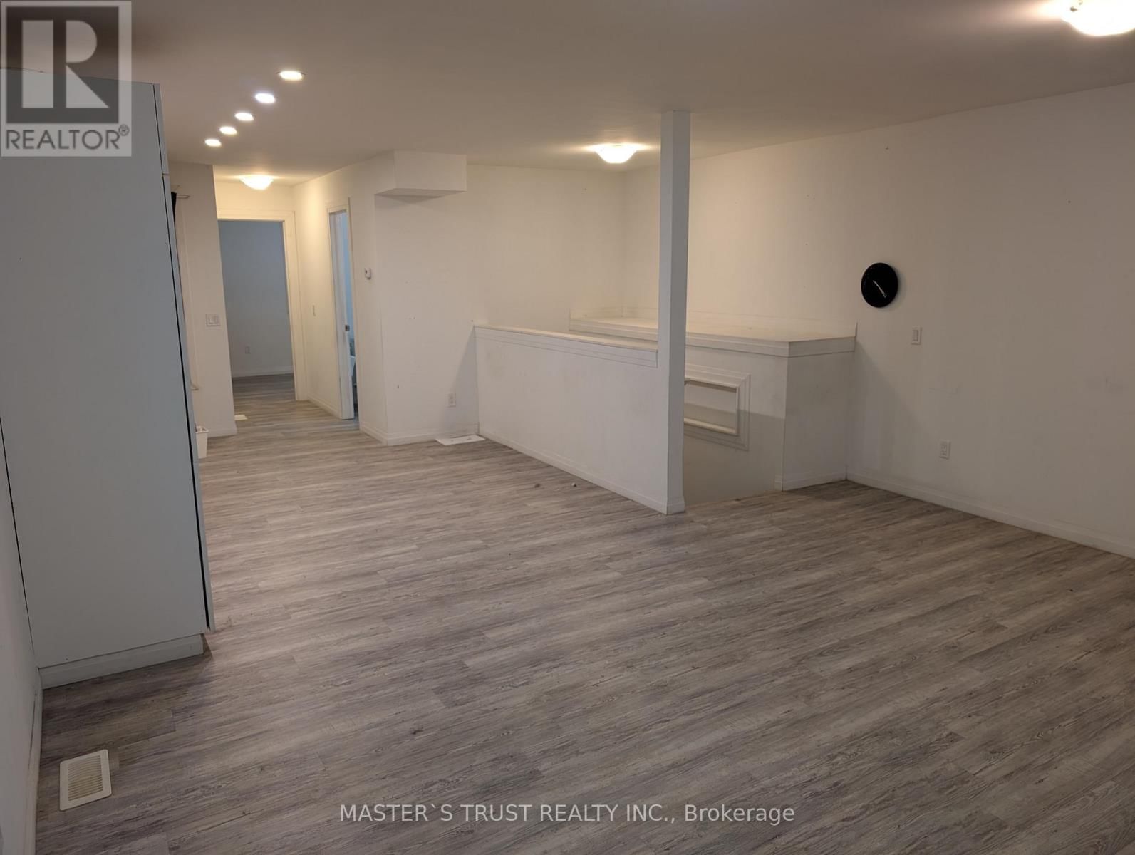 358 JOHN STREET NORTH Image 3