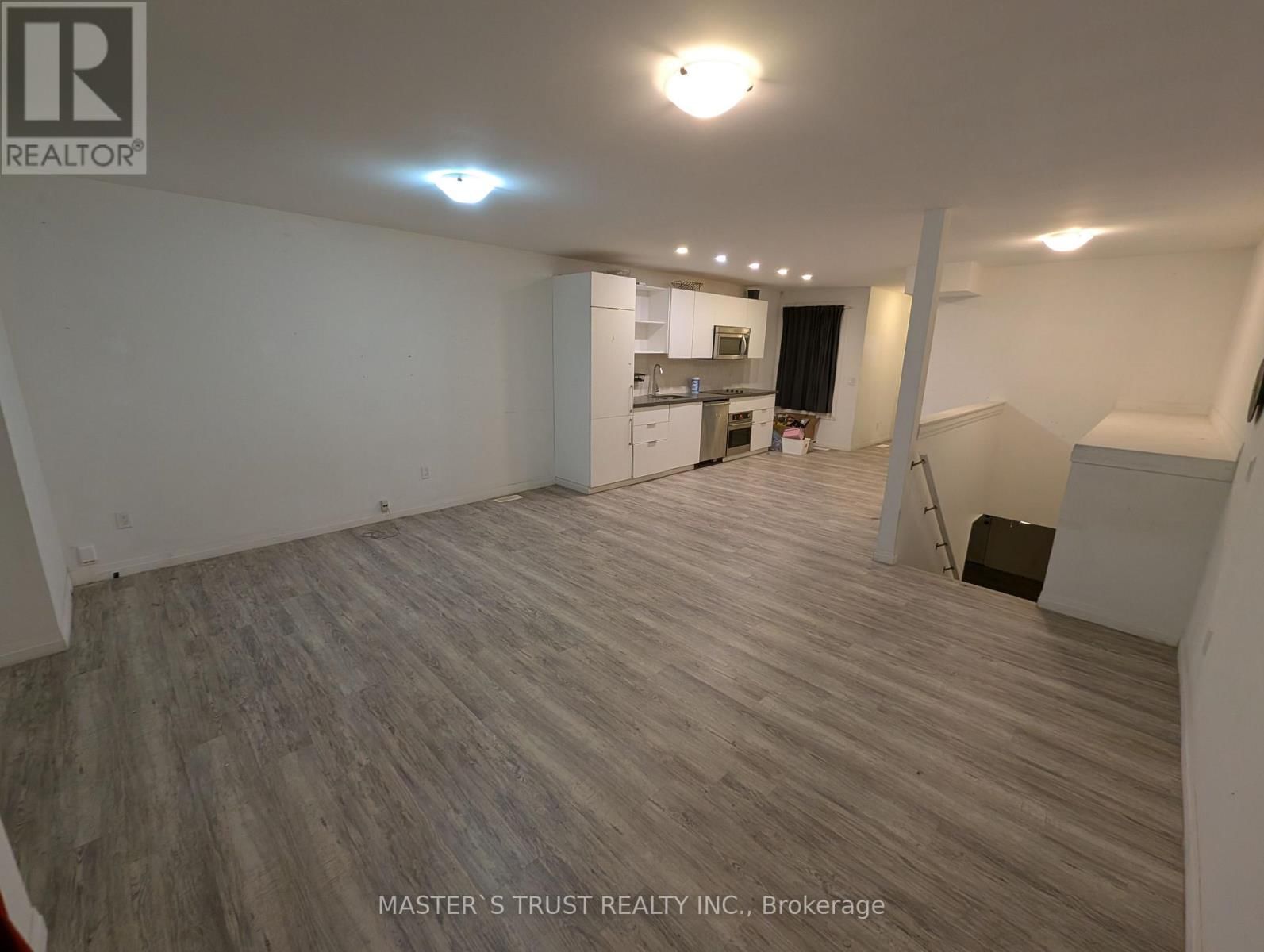 358 JOHN STREET NORTH Image 7
