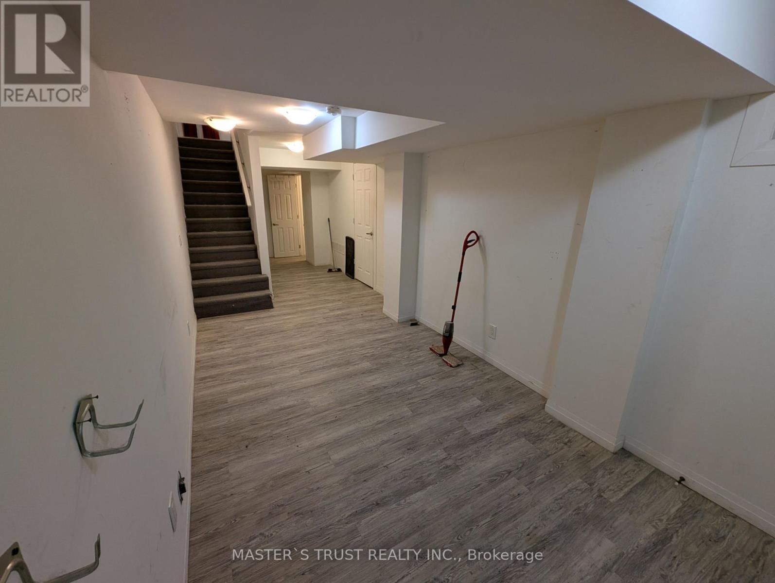 358 JOHN STREET NORTH Image 8