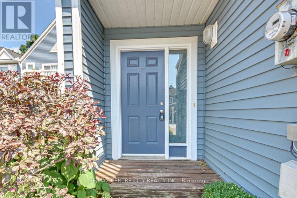#14 - 374 FRONT STREET Image 3