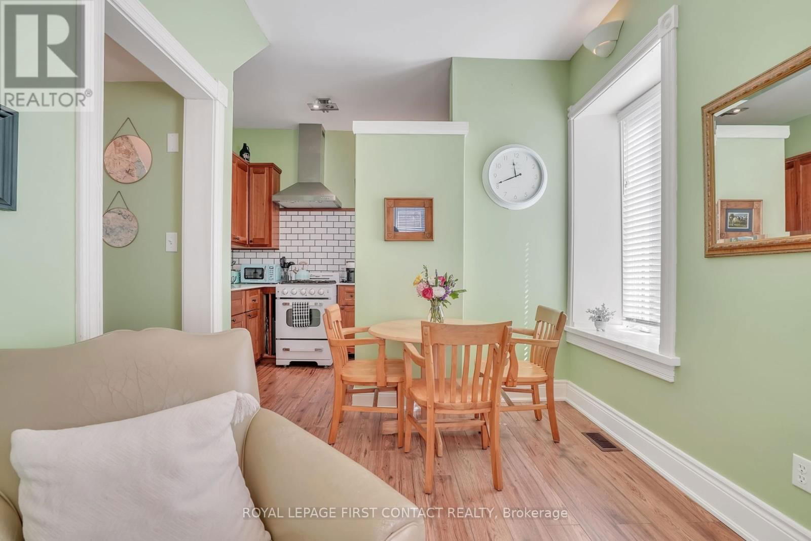 130 ST DAVID STREET SOUTH Image 14