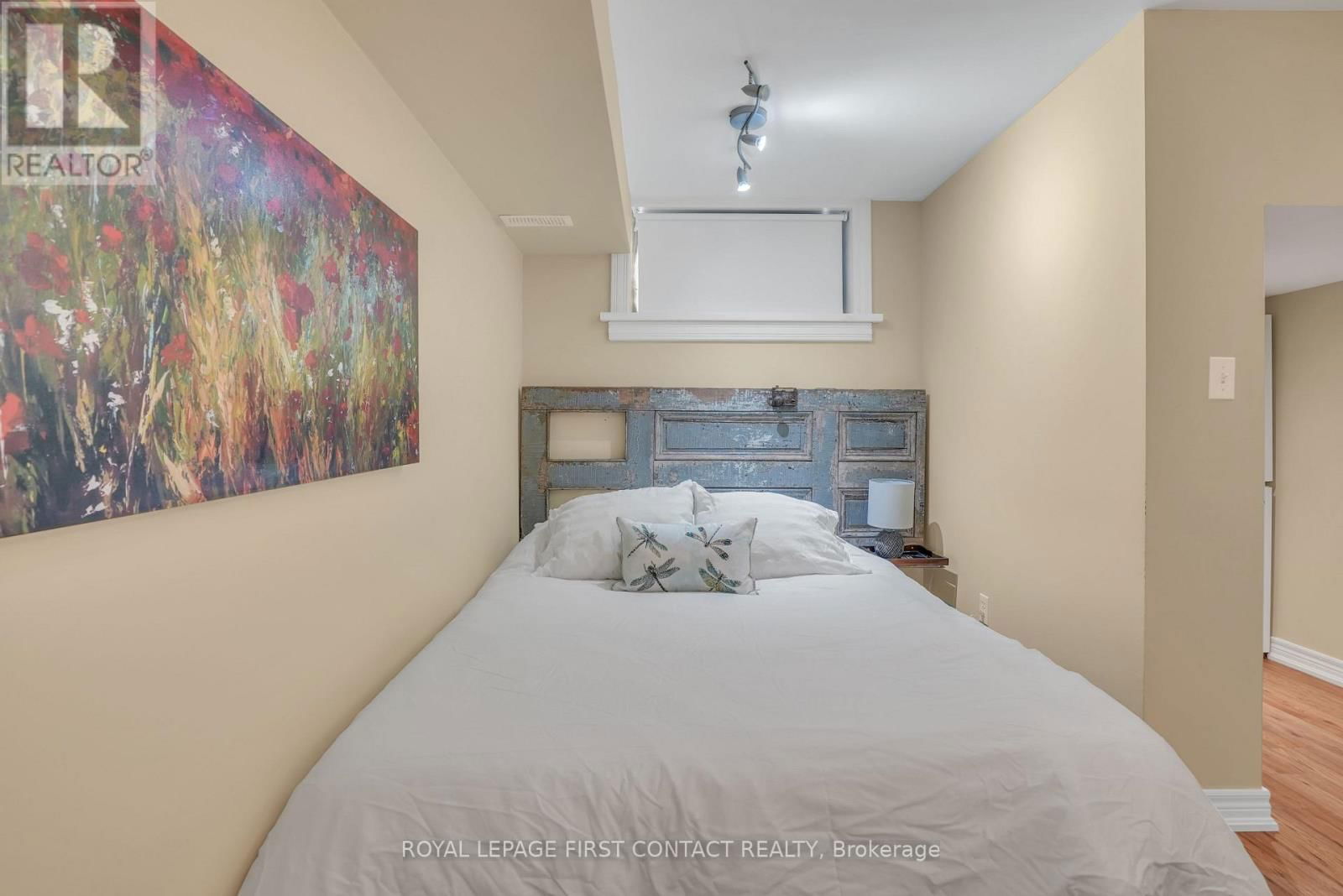 130 ST DAVID STREET SOUTH Image 18