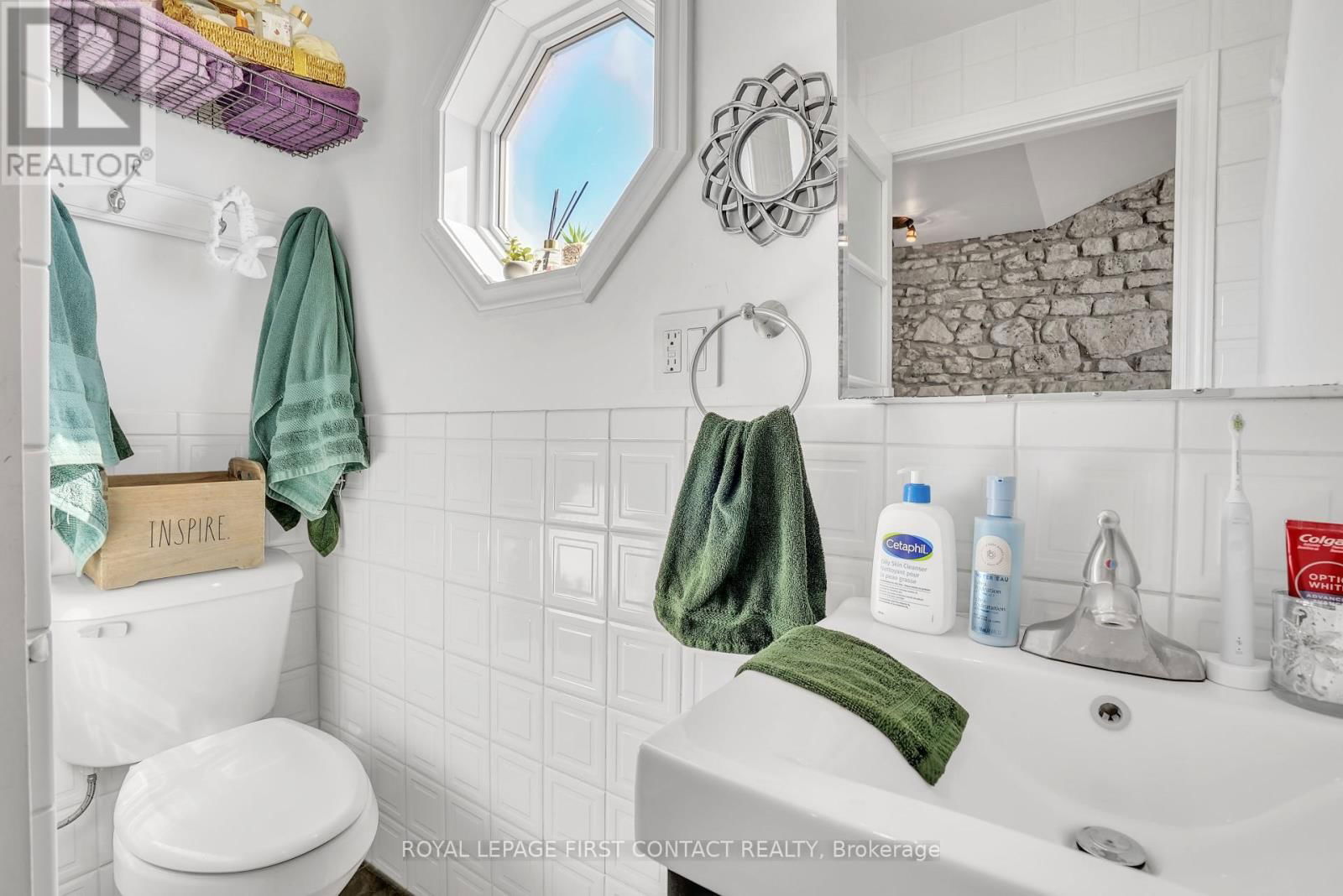 130 ST DAVID STREET SOUTH Image 38