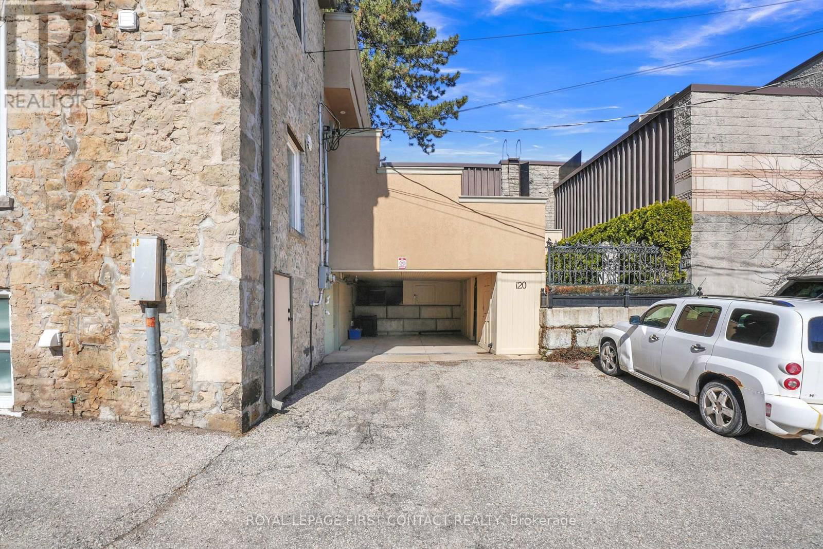130 ST DAVID STREET SOUTH Image 43