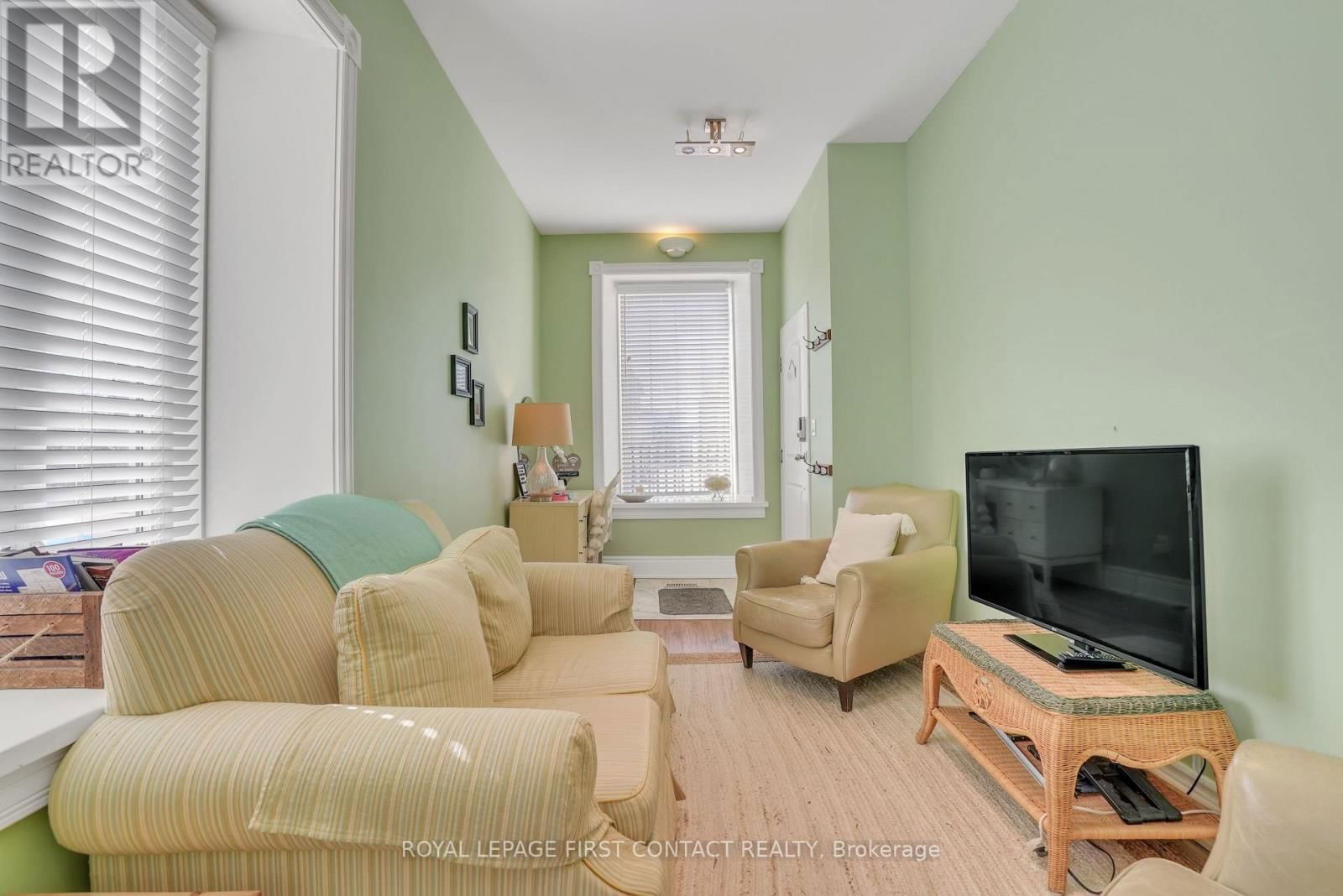 130 ST DAVID STREET SOUTH Image 7
