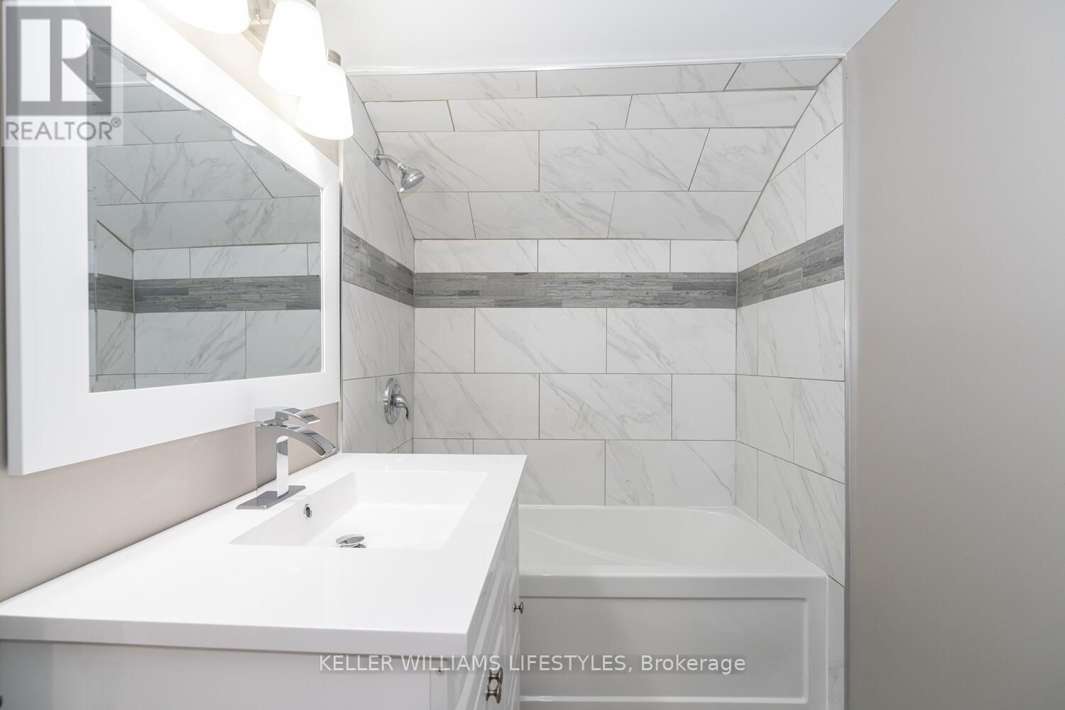 74 STUART STREET Image 27