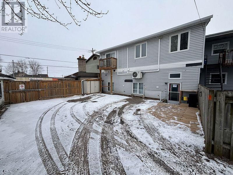 300-304 MONTREAL STREET Image 20