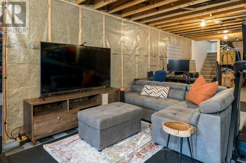 53 ASPEN DRIVE Image 21