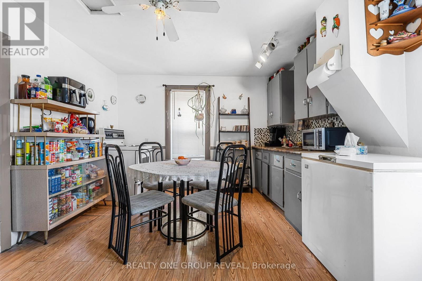 160 FARES STREET Image 3