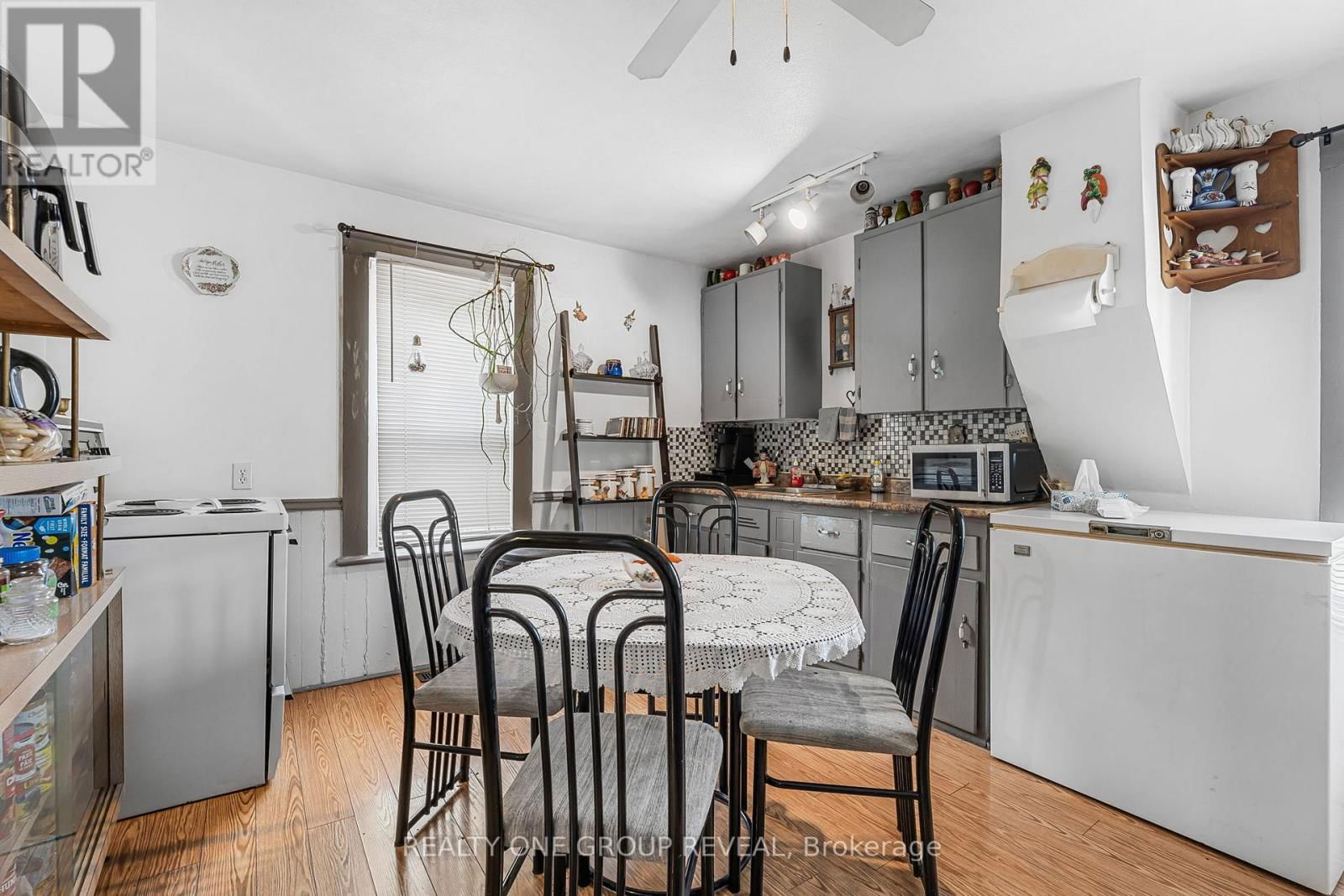 160 FARES STREET Image 4