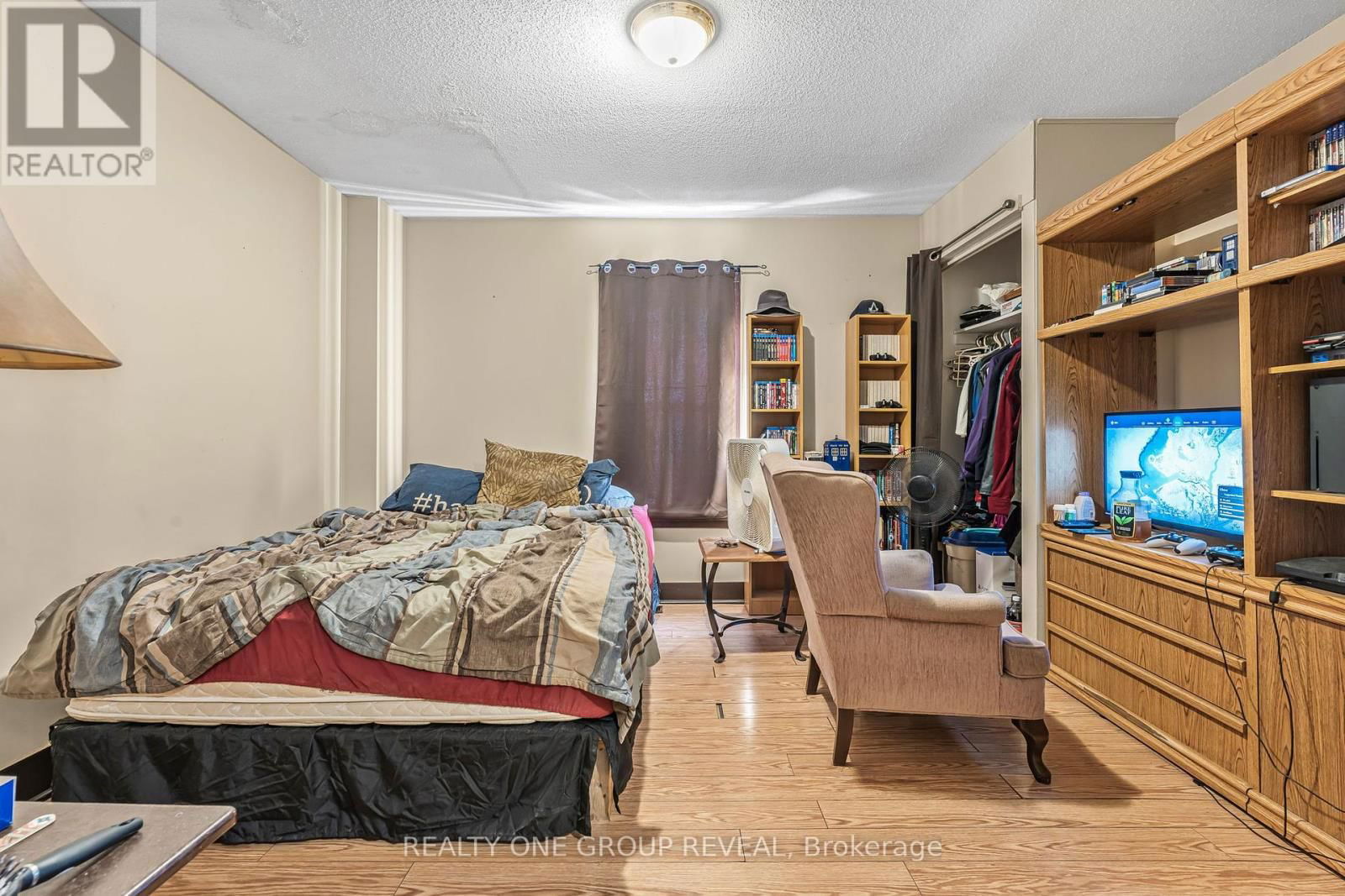 160 FARES STREET Image 9