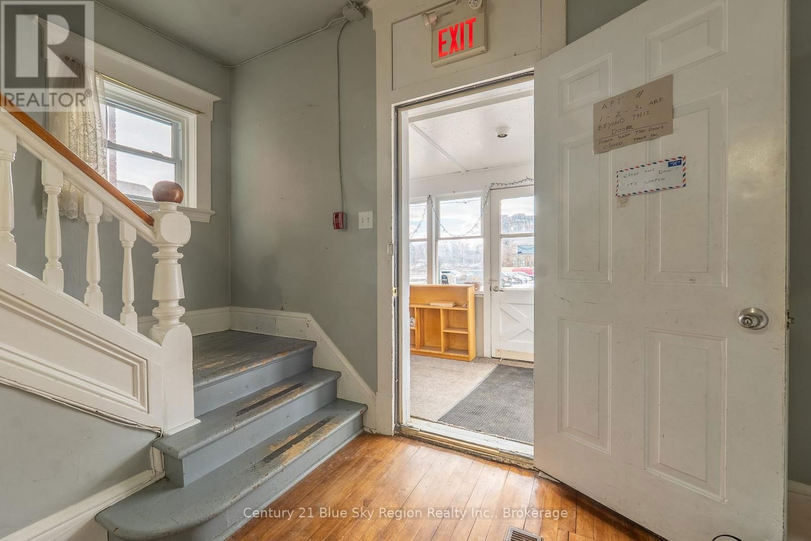 646 MAIN STREET EAST Image 18