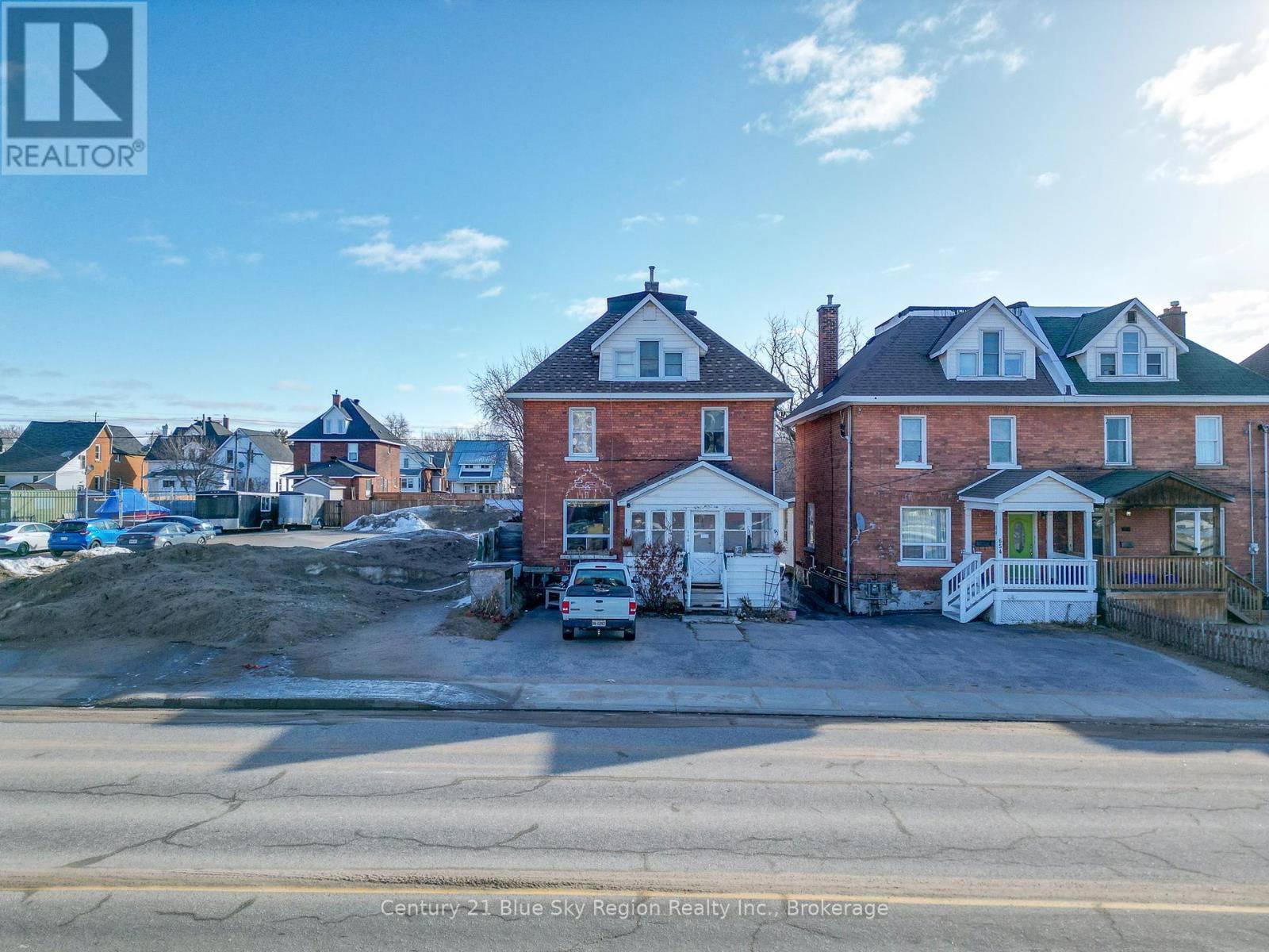 646 MAIN STREET EAST Image 2