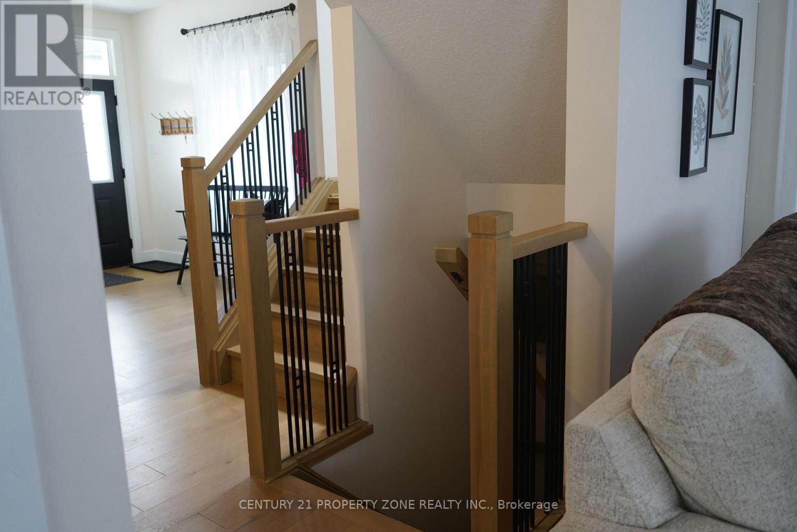 49 - 3560 SINGLETON AVENUE Image 18