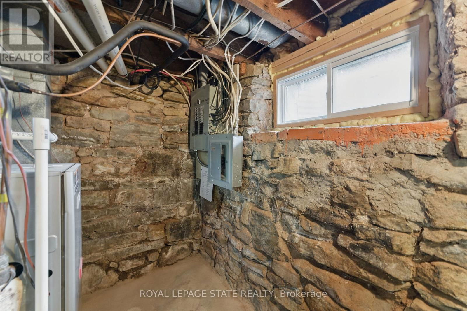 91 AURORA STREET Image 21