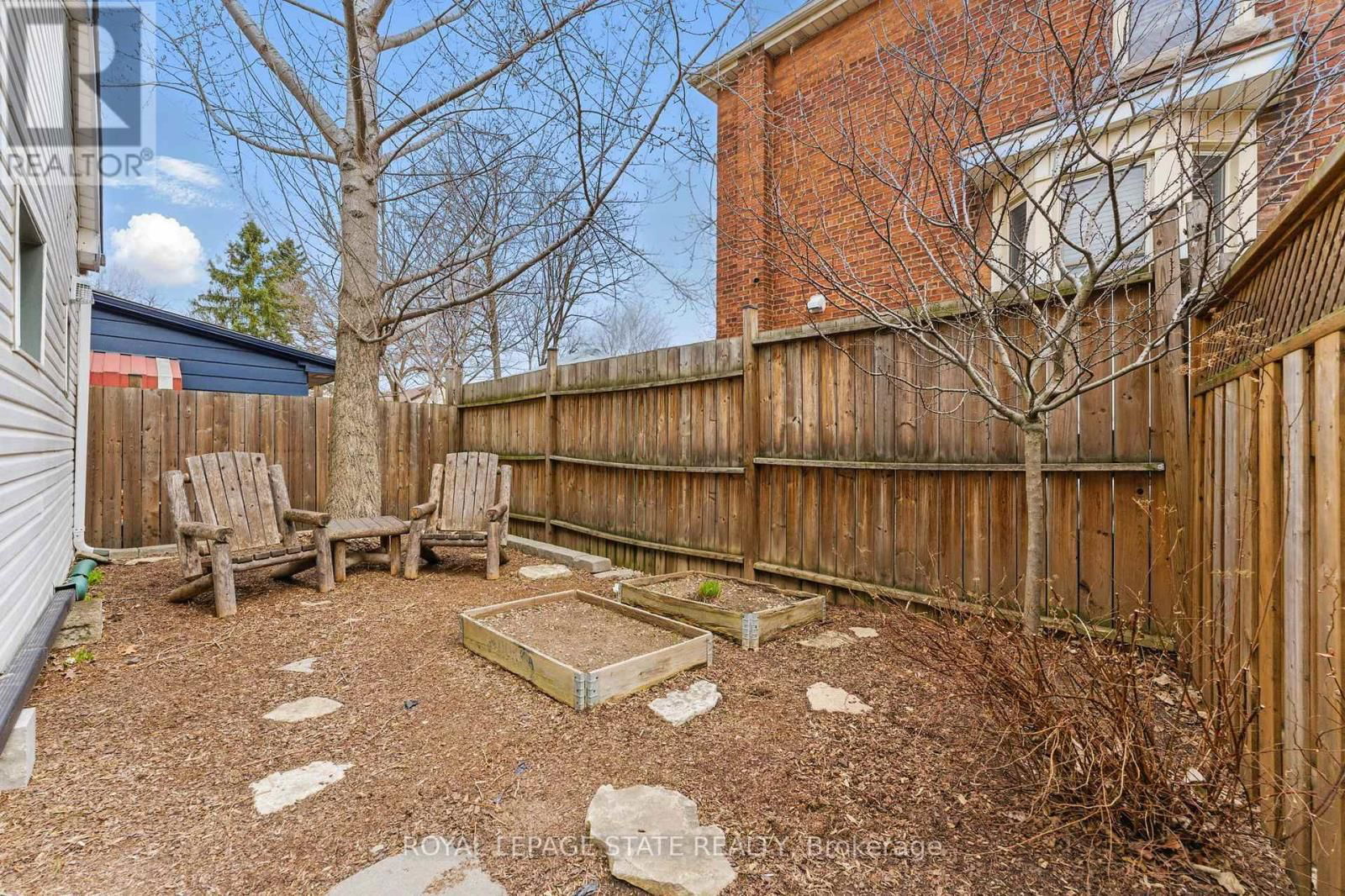 91 AURORA STREET Image 26
