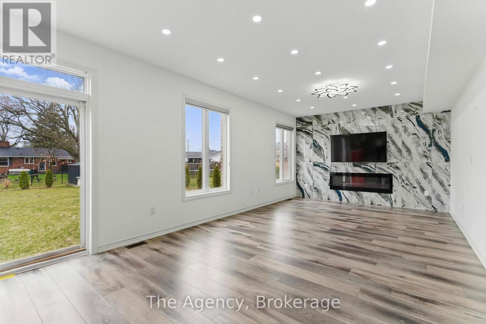 1127 KENNEDY DRIVE Image 18