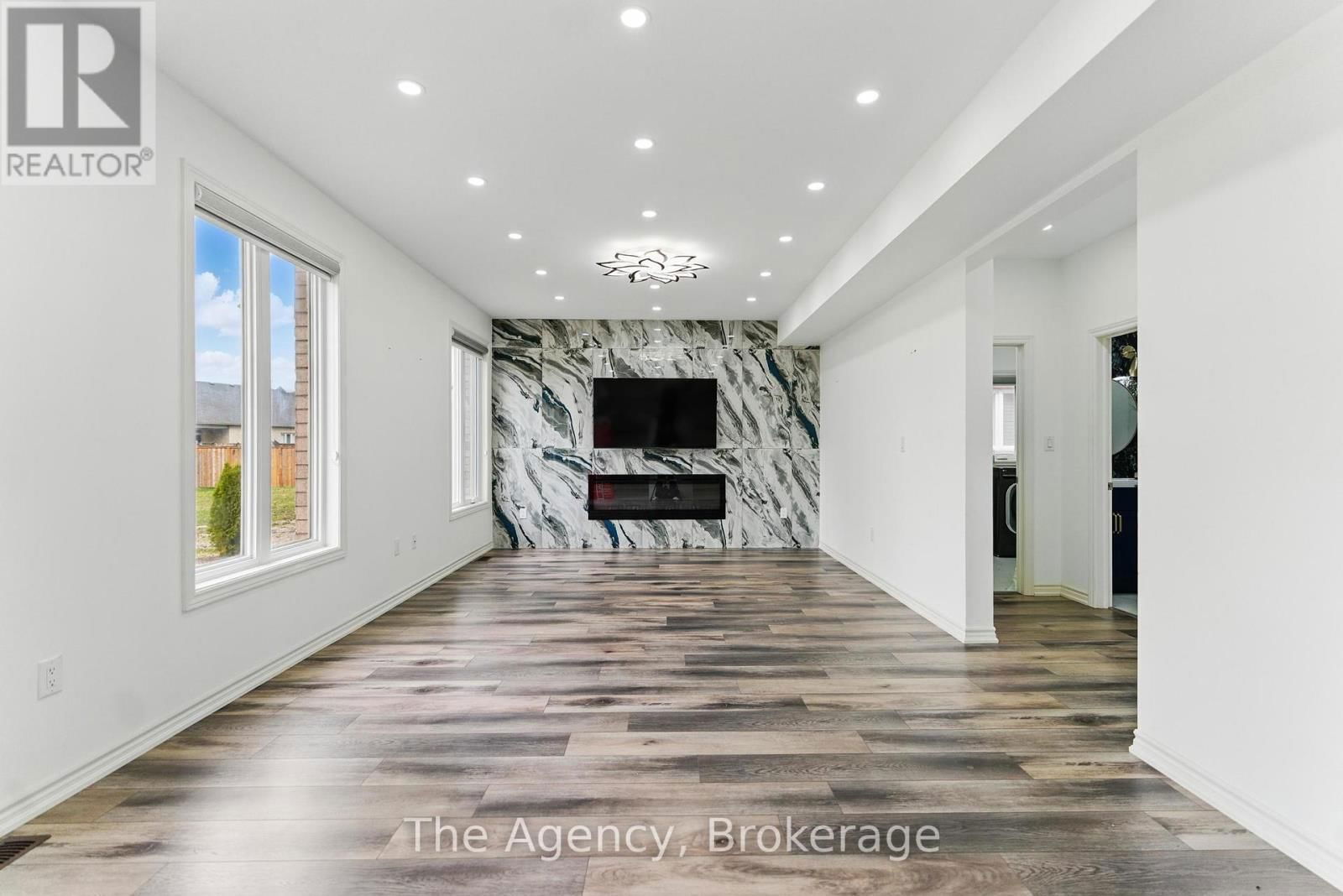 1127 KENNEDY DRIVE Image 20