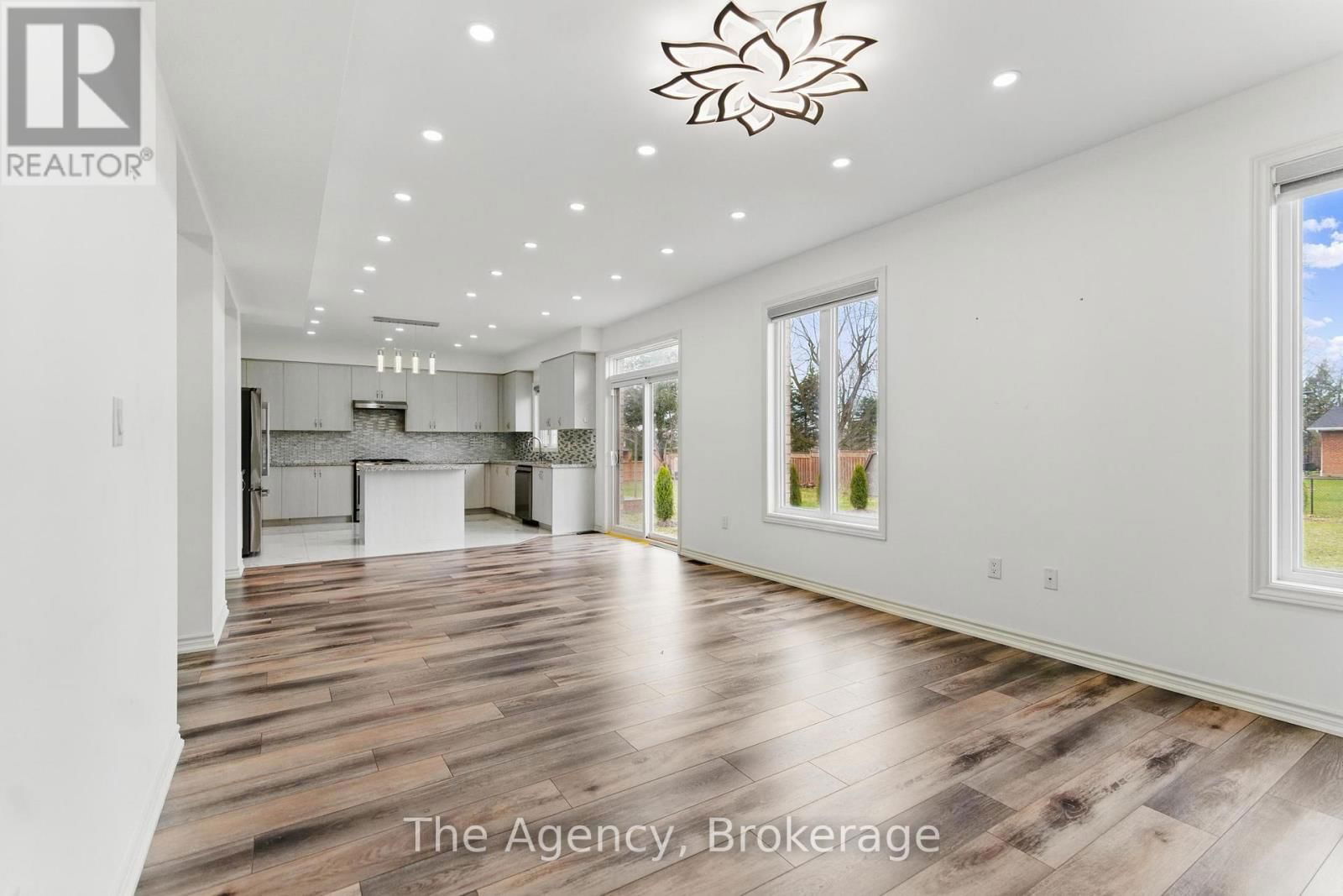 1127 KENNEDY DRIVE Image 21